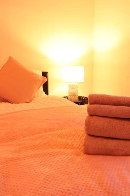 Cozy Family Stay With Free Parking And Wifi Leeds  Ngoại thất bức ảnh