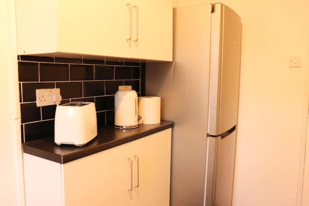 Cozy Family Stay With Free Parking And Wifi Leeds  Ngoại thất bức ảnh
